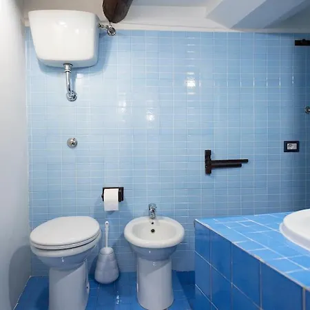 Apartment La Casetta Sui Gradoni, Nel Cuore Del Centro Naples